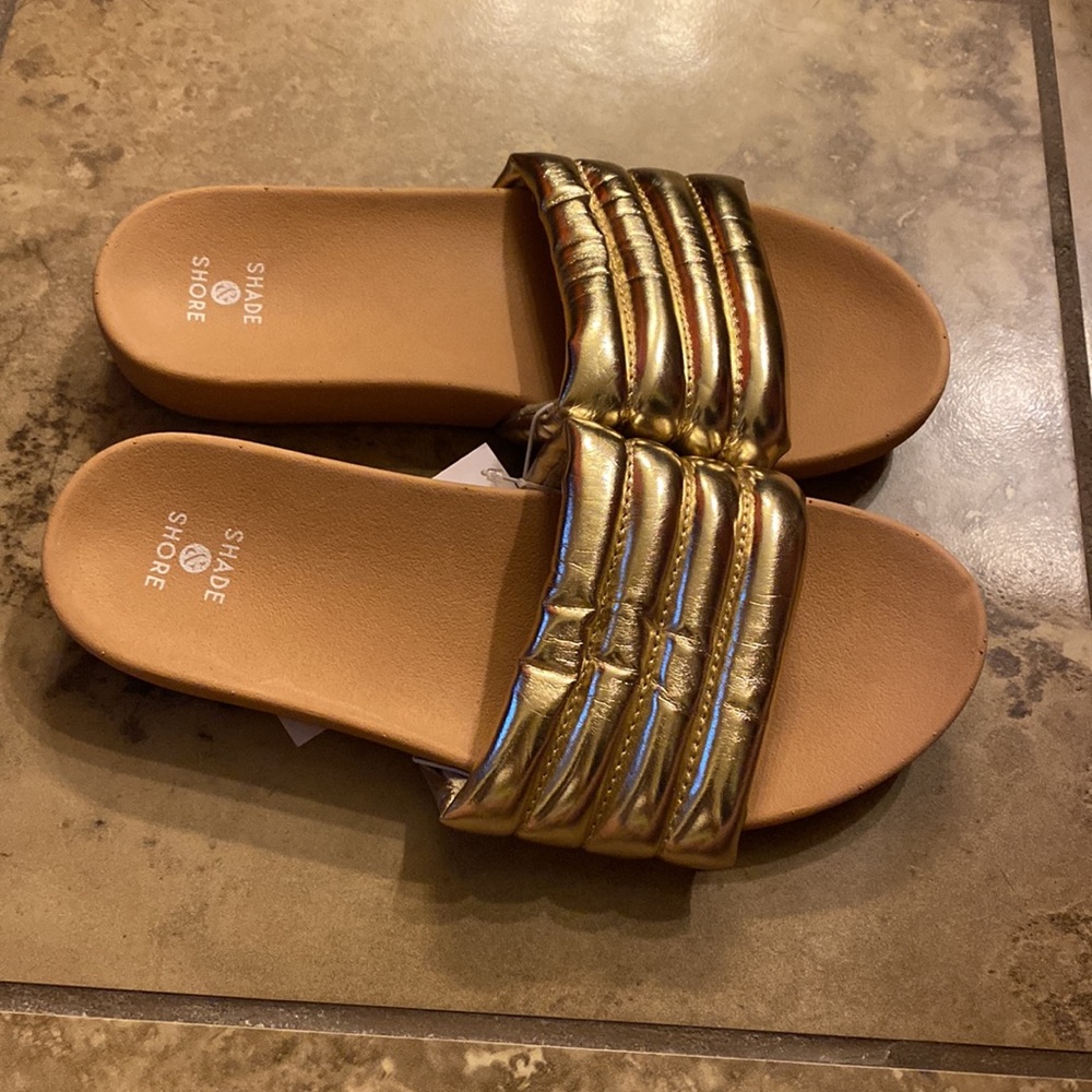 (160) NWT Women’s Gold Slides by Shade and Shore. Size 5 - Picture 3 of 11